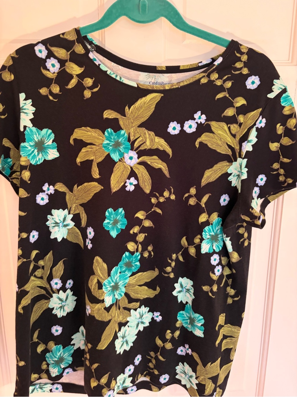 Women’s Black Topical Floral Tee with Teal Flowers - Croft & Barrow xl